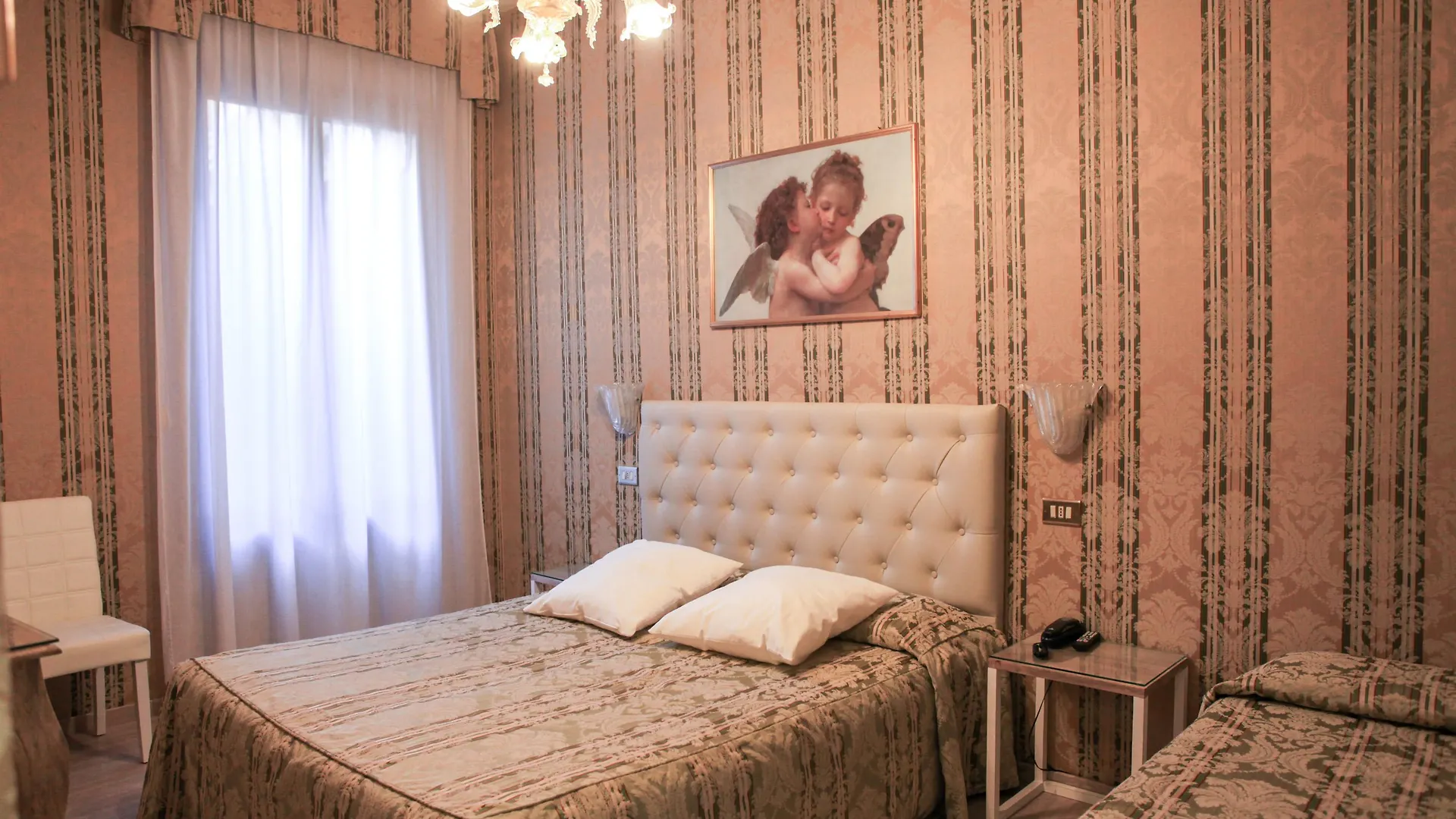 Hotel Bridge Venice