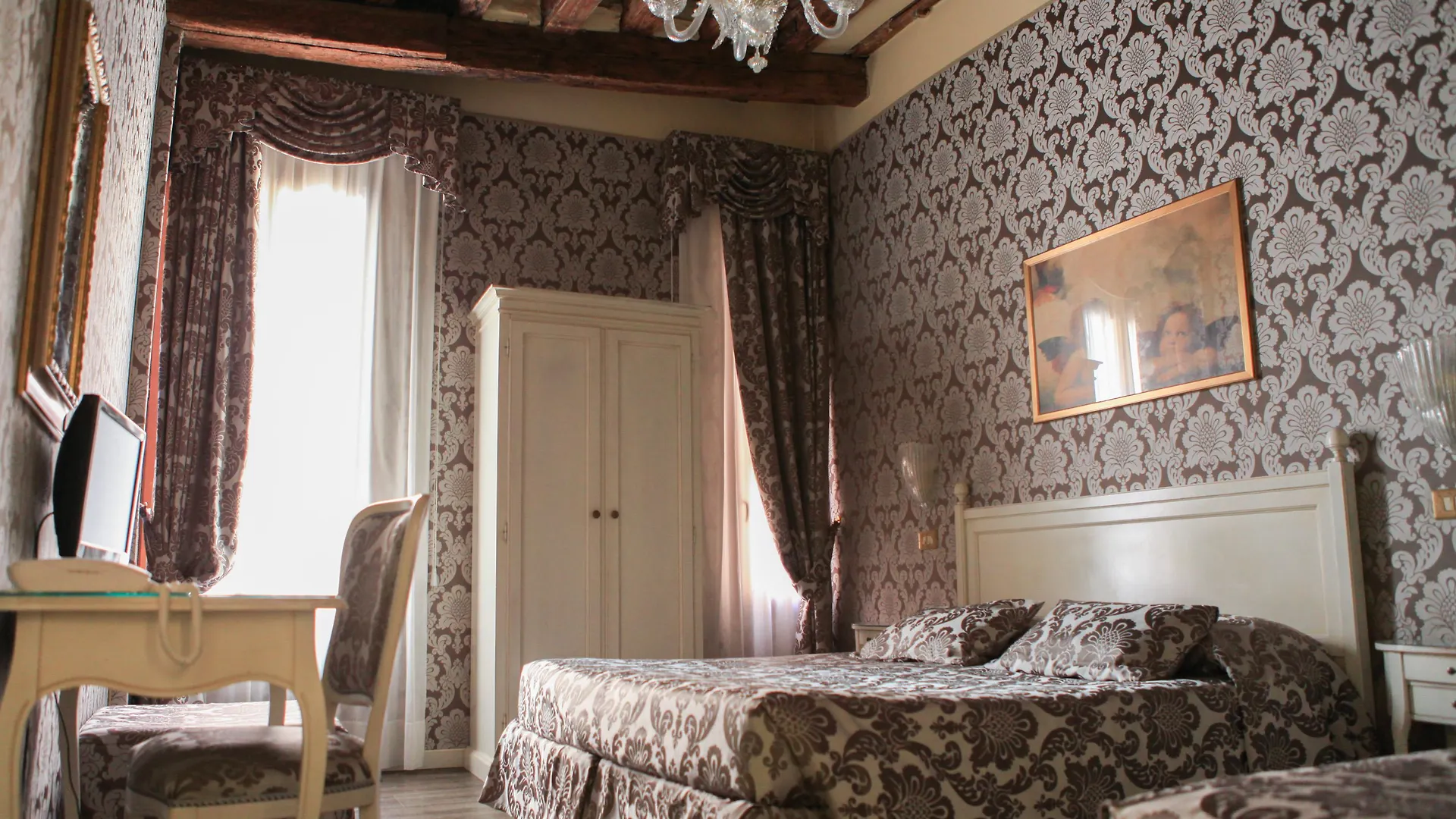 Hotel Bridge Venice