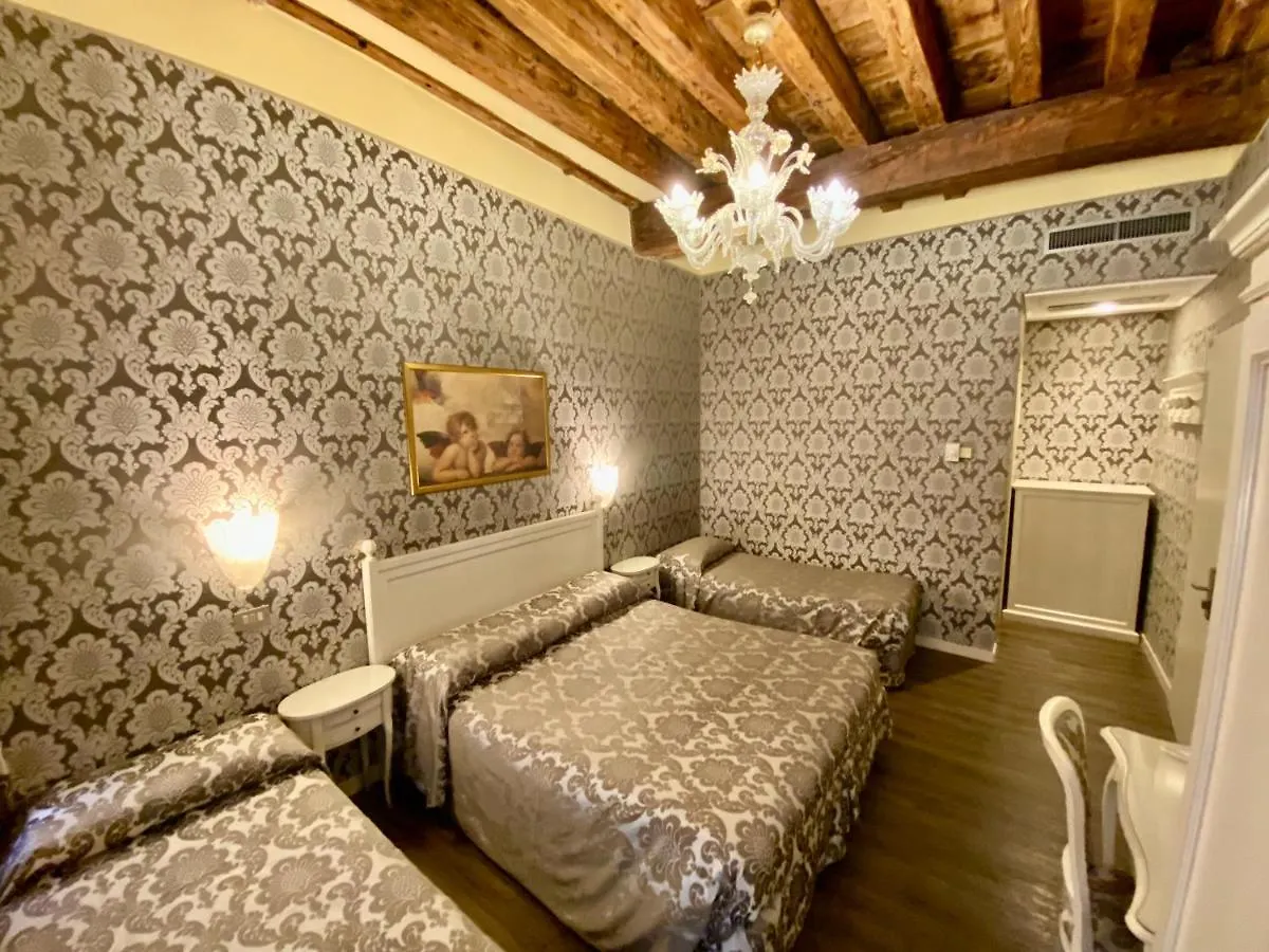 Hotel Bridge Venice