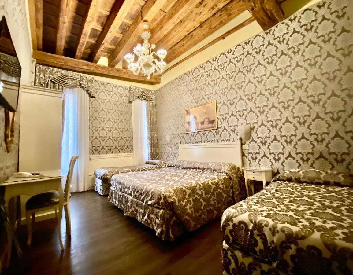 Hotel Bridge Venice