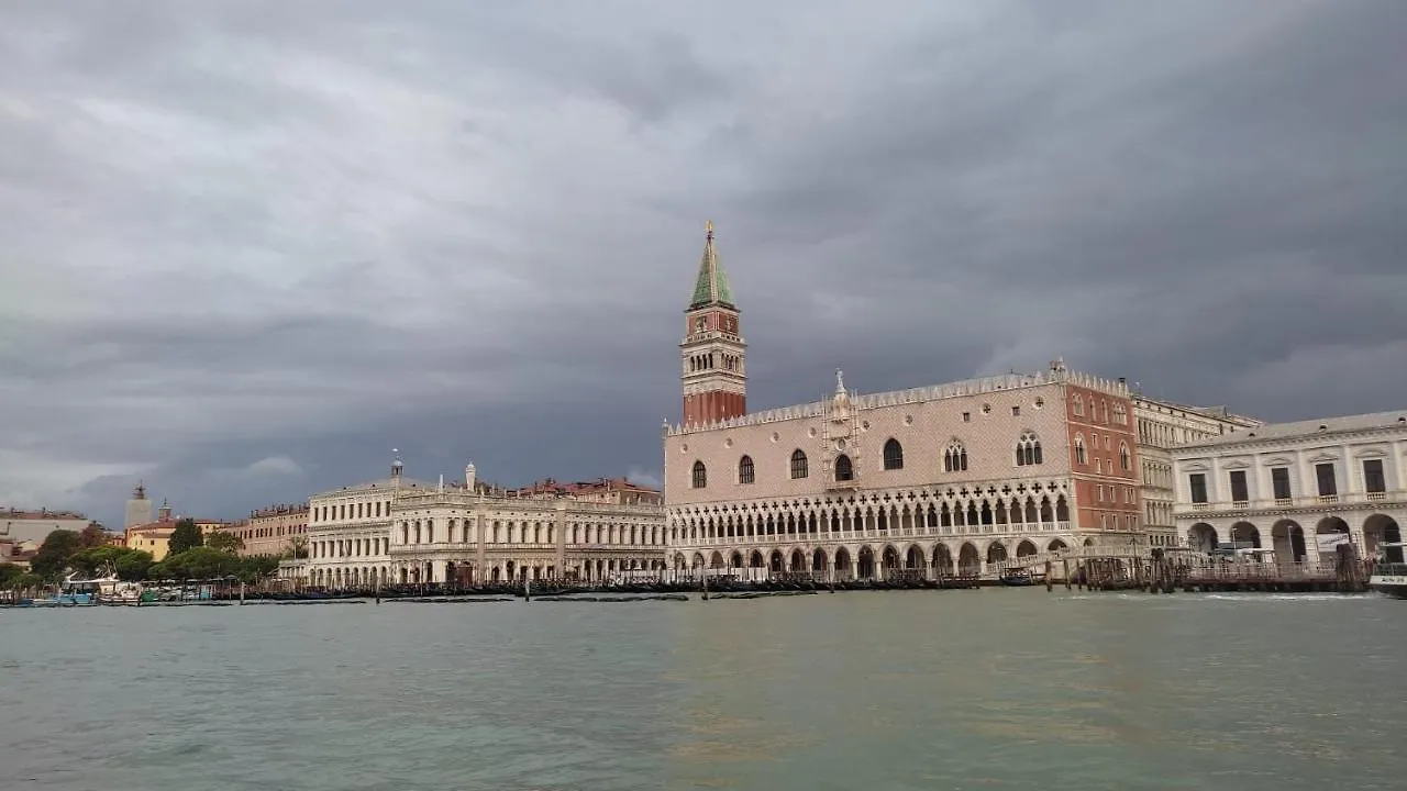 Hotel Bridge Venice