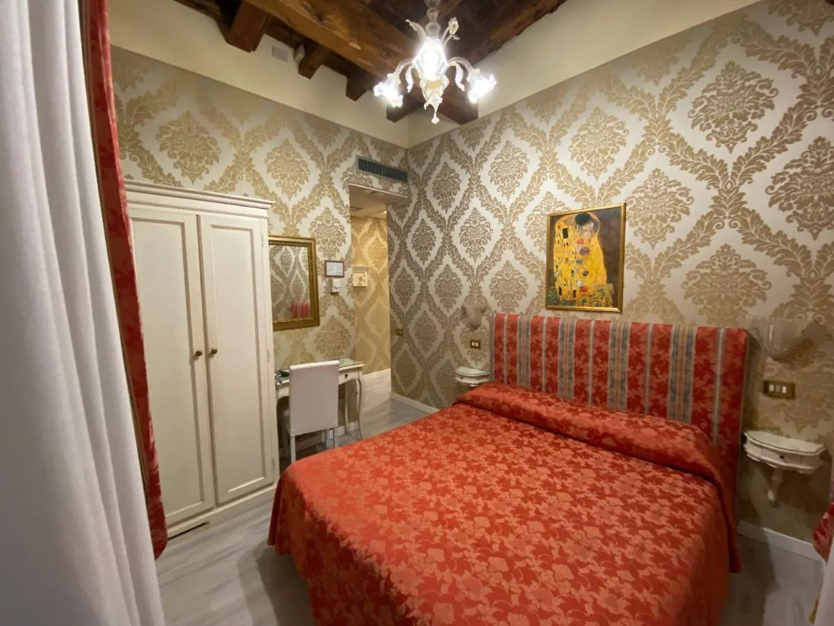 Hotel Bridge Venice