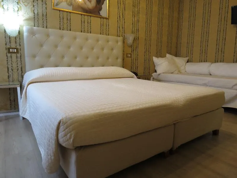 Hotel Bridge Venice