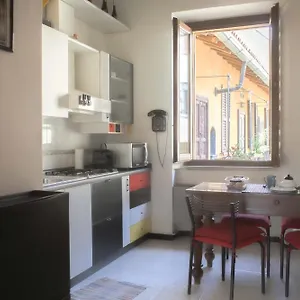 https://bnbutler-navigli-apartment-vicolo-lavandai.it-lombardy.com