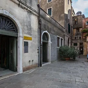  Apartment Palazzina Canal